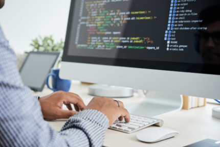 Co wykańcza programistów? Dobre biurko dla programisty na ratunek…
