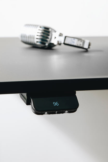 Matt - Height-Adjustable Desk with PerfectSense® Matt Surface